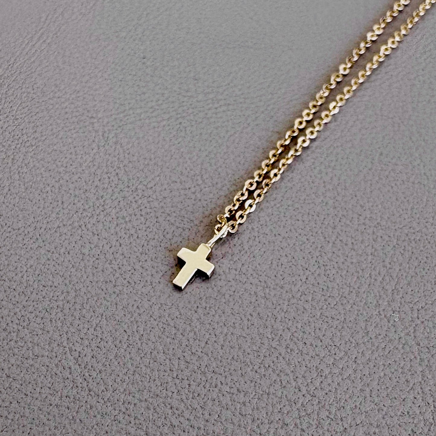 Petite Cross
