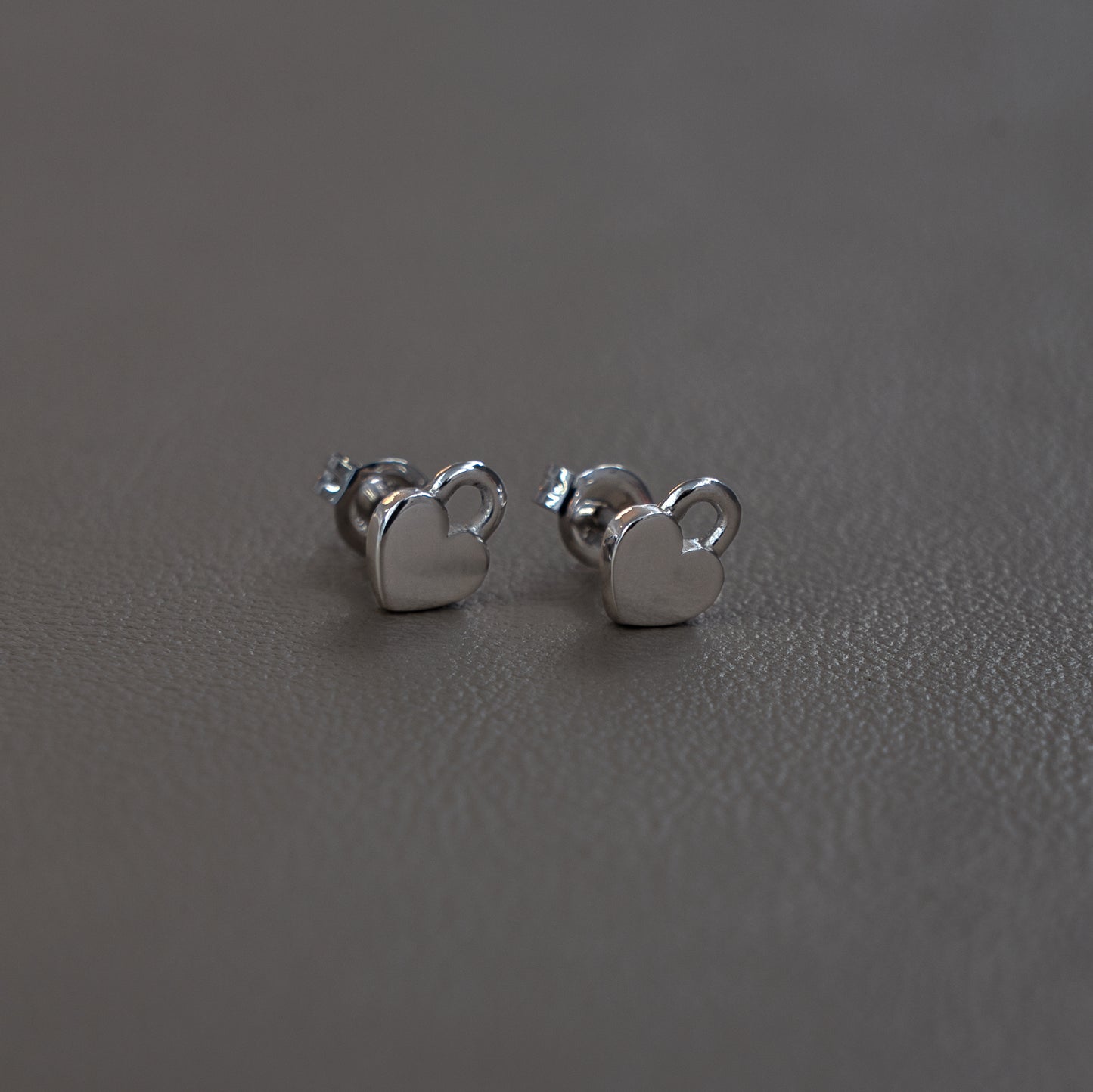 Locked Heart White Gold Stud